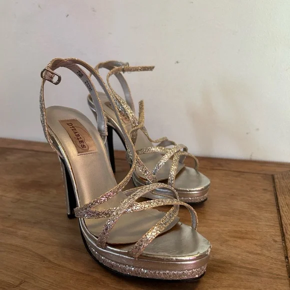 Dyeables Gold Platform Heels - Picture 3 of 7